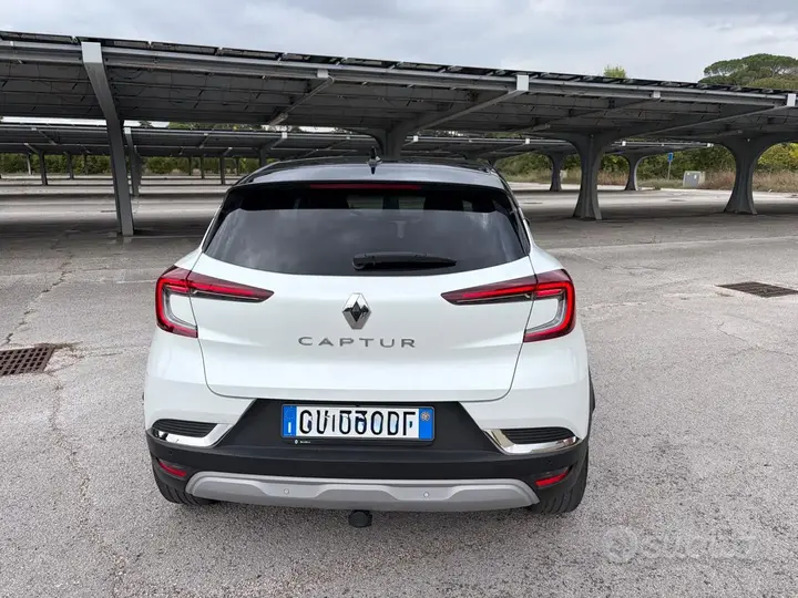 Renault Captur 2024 photo 4