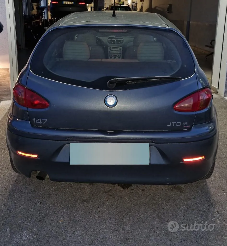 Alfa Romeo 147 2003 photo 2