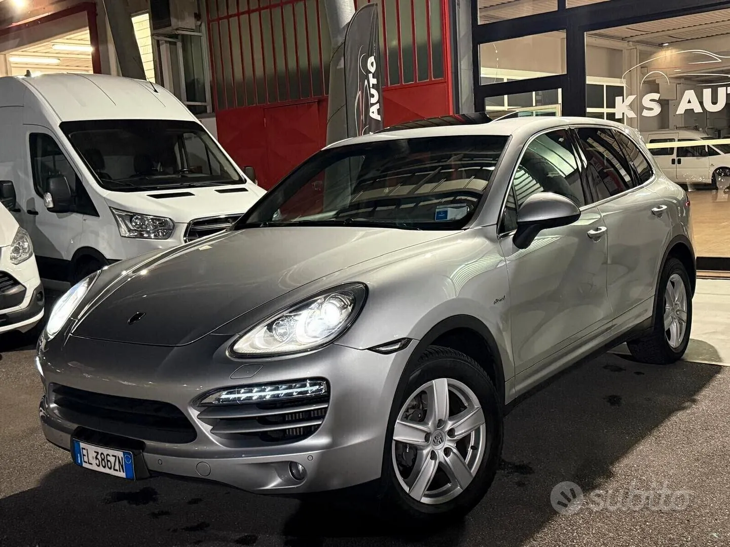 Porsche Cayenne 2012 photo 4
