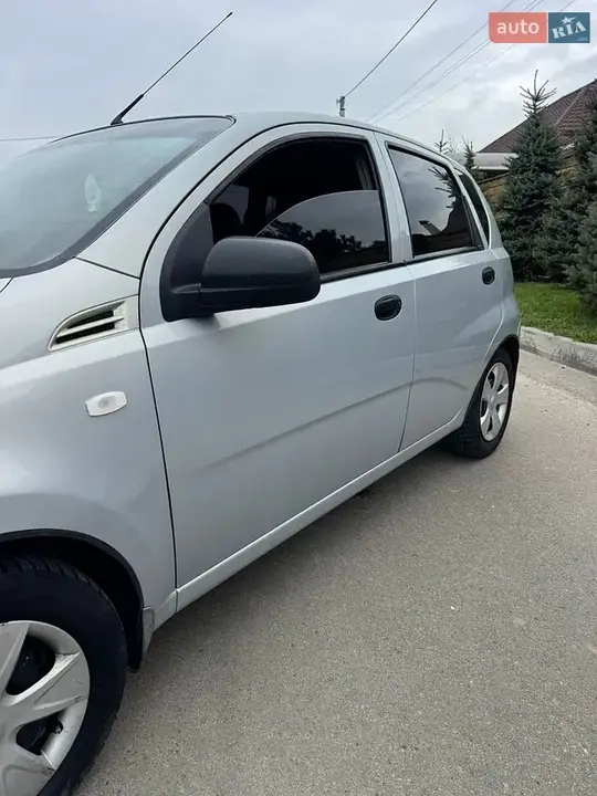 Chevrolet Aveo 2013 photo 4