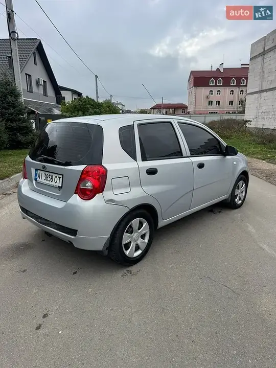 Chevrolet Aveo 2013 photo 3