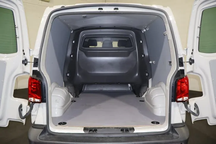Volkswagen Transporter 2022 photo 3