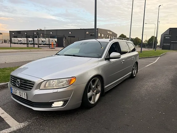 Volvo V70 2014 photo 2