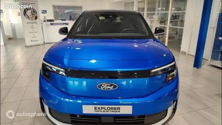 Ford Explorer 2026 photo 2
