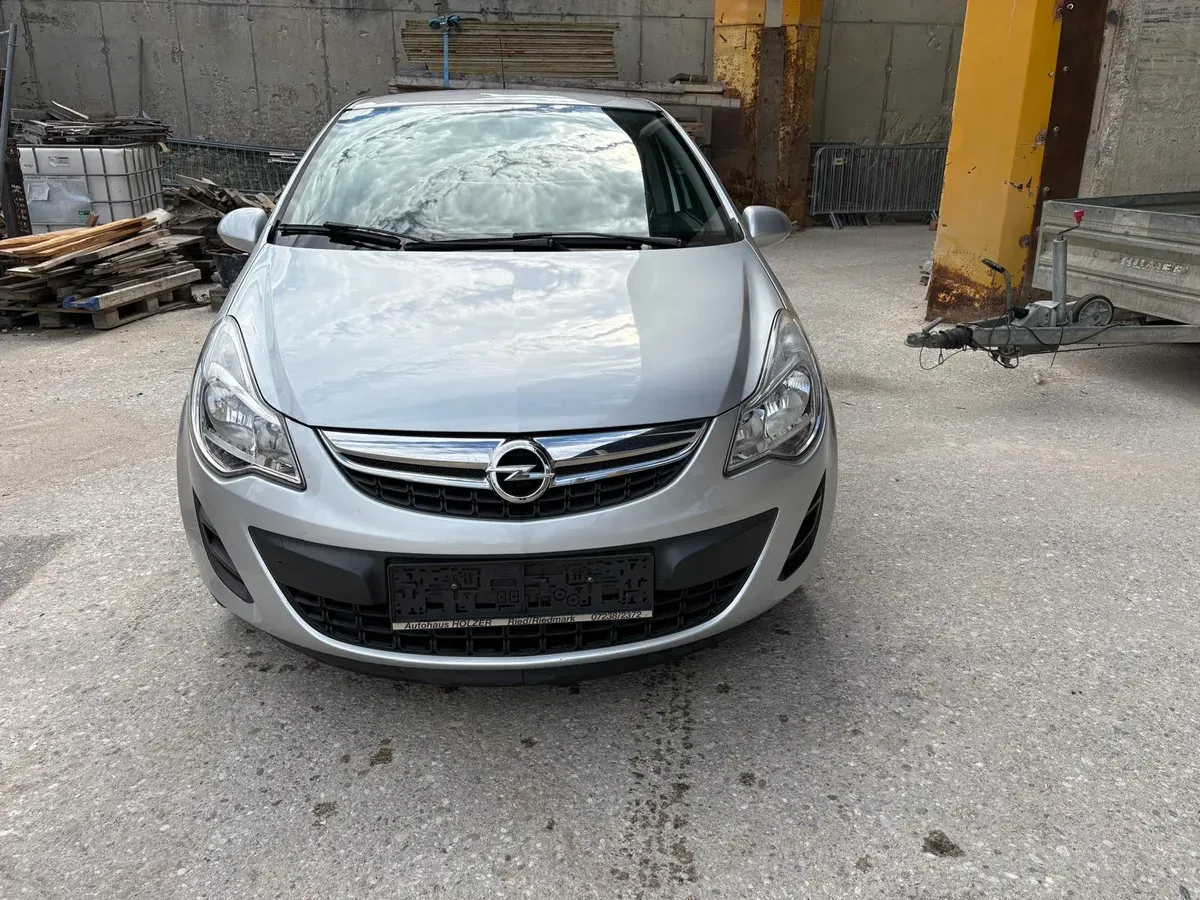Opel Corsa 2012 photo 3