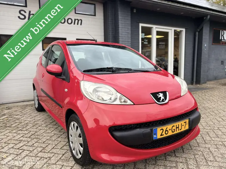Peugeot 107 2008 photo 3