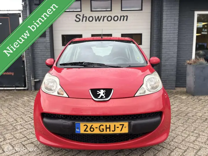 Peugeot 107 2008 photo 2