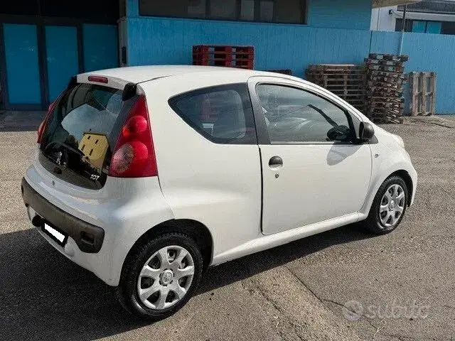 Peugeot 107 2009 photo 3