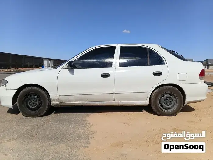 Hyundai Accent 1997 photo 3