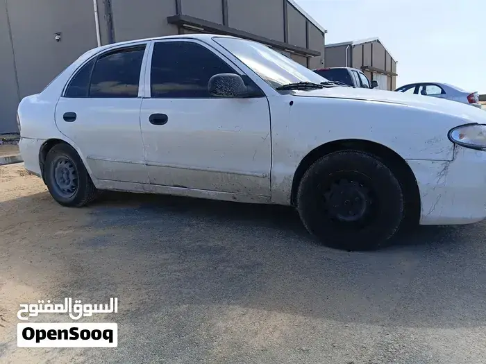 Hyundai Accent 1997 photo 2