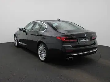 BMW 5 Series 2022 photo 2