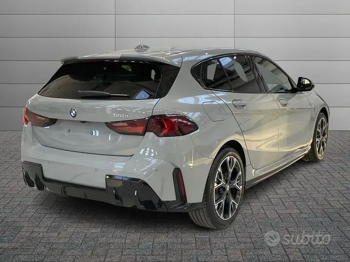 BMW 120D 2022 photo 2