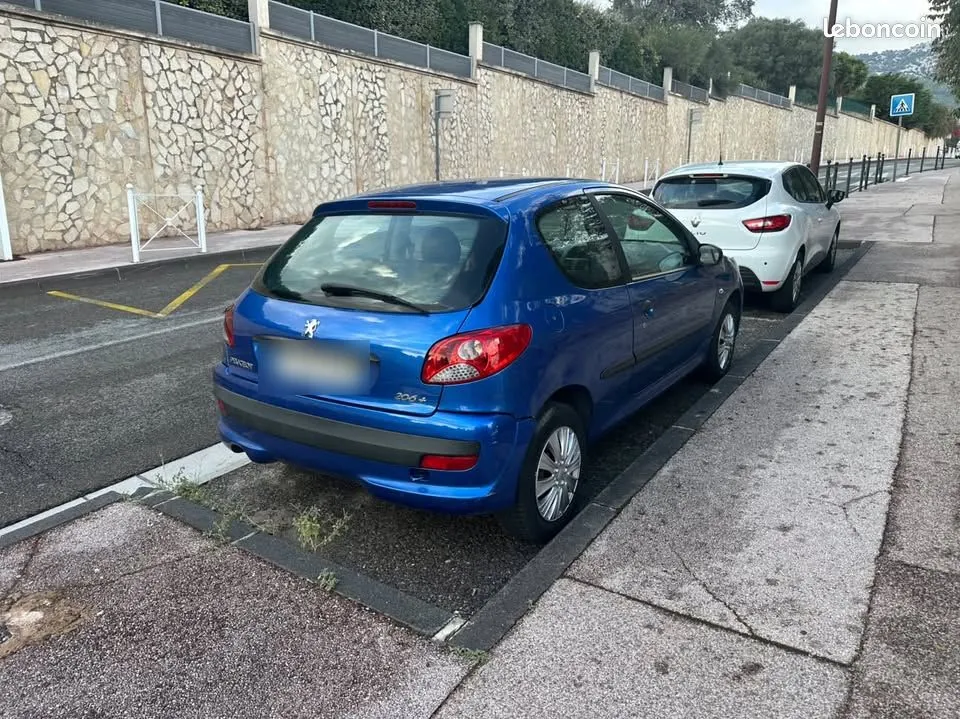 Peugeot 206 2009 photo 2