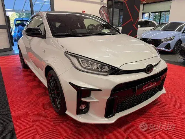 Toyota Yaris 2024 photo 3