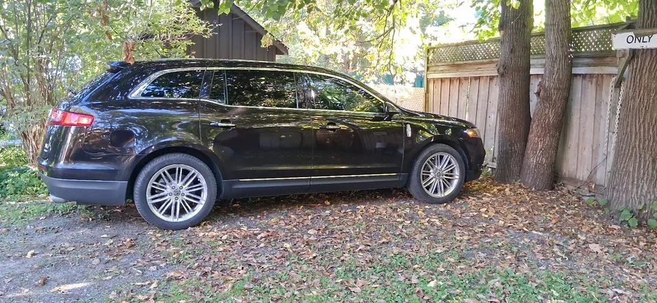 Lincoln Mkt 2014 photo 3