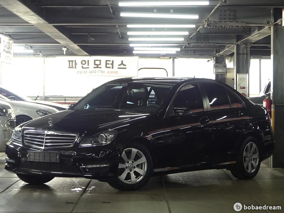 Mercedes-Benz C200 2012 photo 2