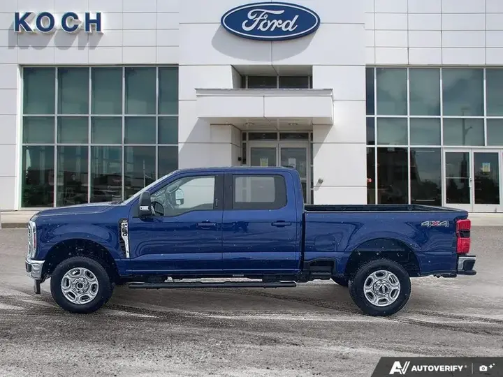 Ford F250 2026 photo 3