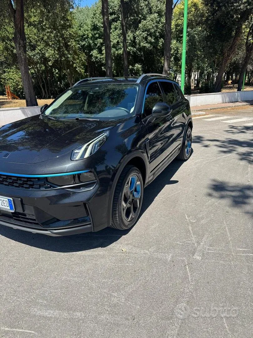 Lynk & Co 01