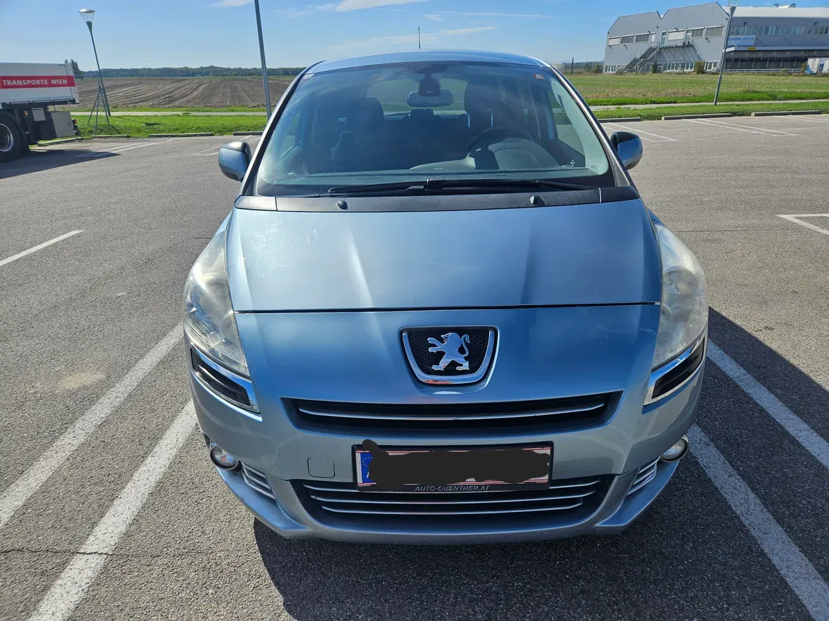 Peugeot 5008 2010 photo 2