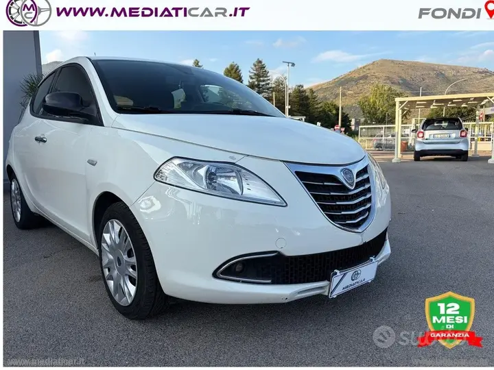 Lancia Ypsilon 2012 photo 2