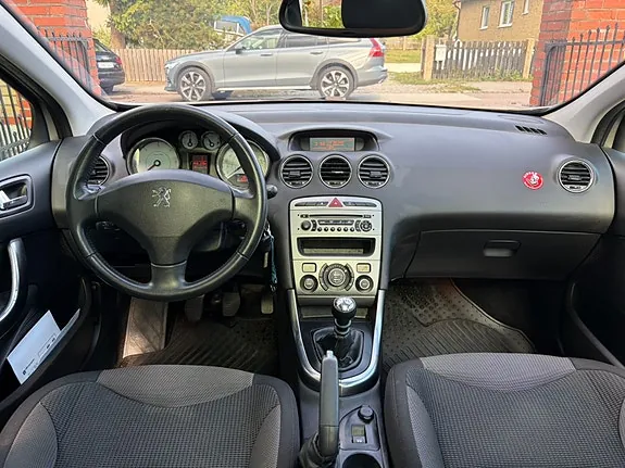 Peugeot 308 2011 photo 3