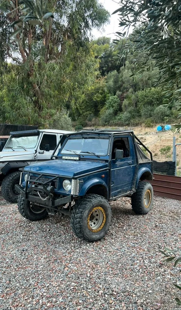 Suzuki Samurai