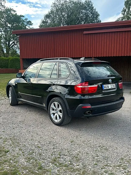 BMW X5 2009 photo 2