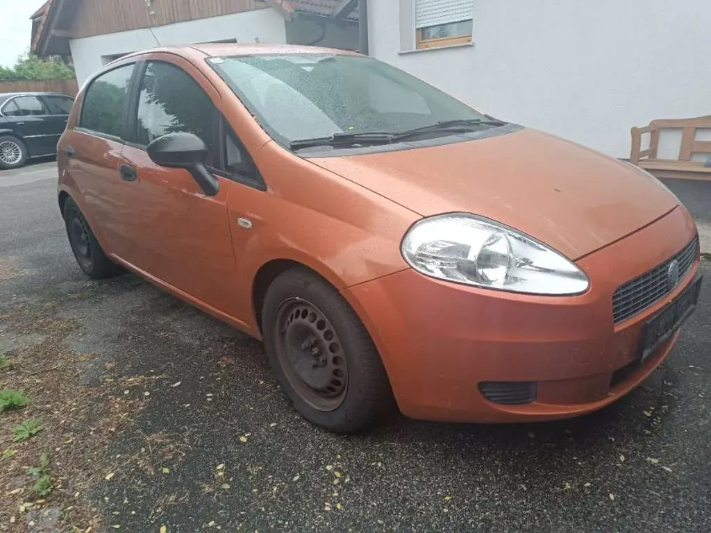 Fiat Grande Punto 2007 photo 2