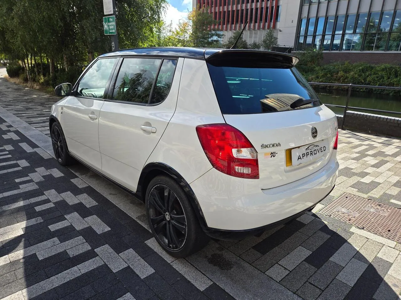 Skoda Fabia 2013 photo 3