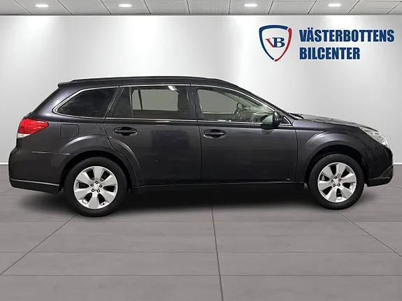 Subaru Outback 2011 photo 2