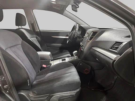 Subaru Outback 2011 photo 4