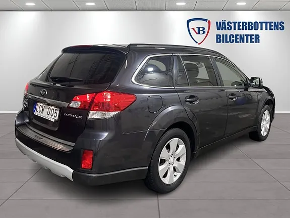 Subaru Outback 2011 photo 3