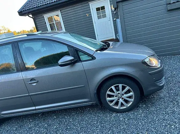 Volkswagen Touran 2010 photo 4