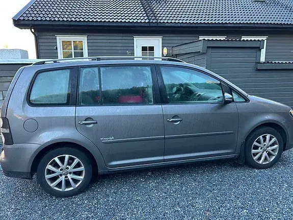 Volkswagen Touran 2010 photo 3
