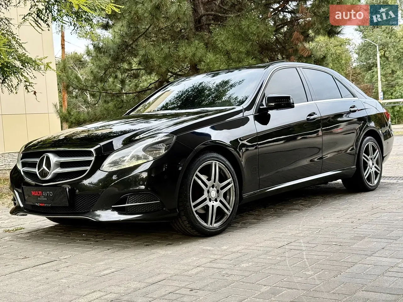 Mercedes-Benz E-Class 2013 photo 2