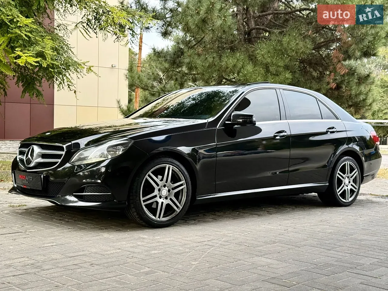 Mercedes-Benz E-Class 2013 photo 3