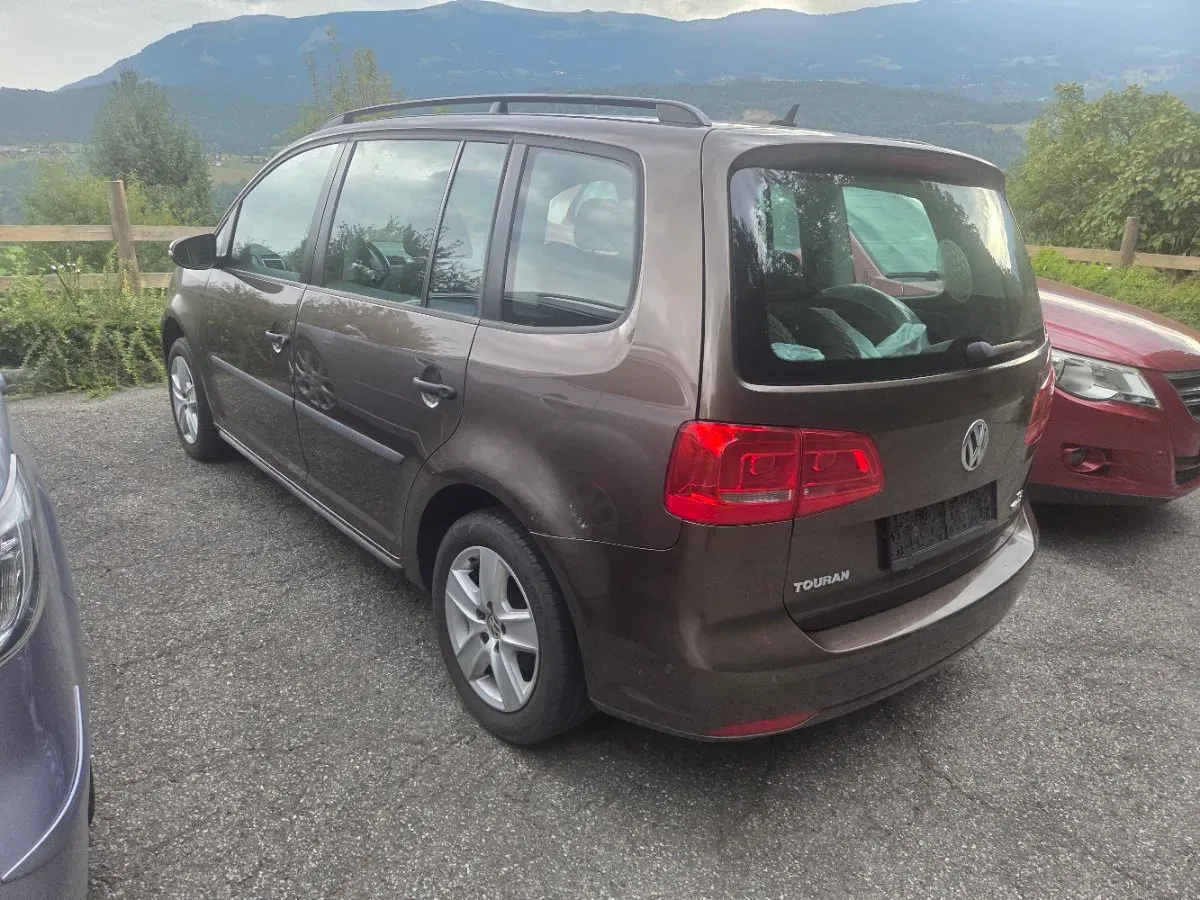 Volkswagen Touran 2010 photo 3