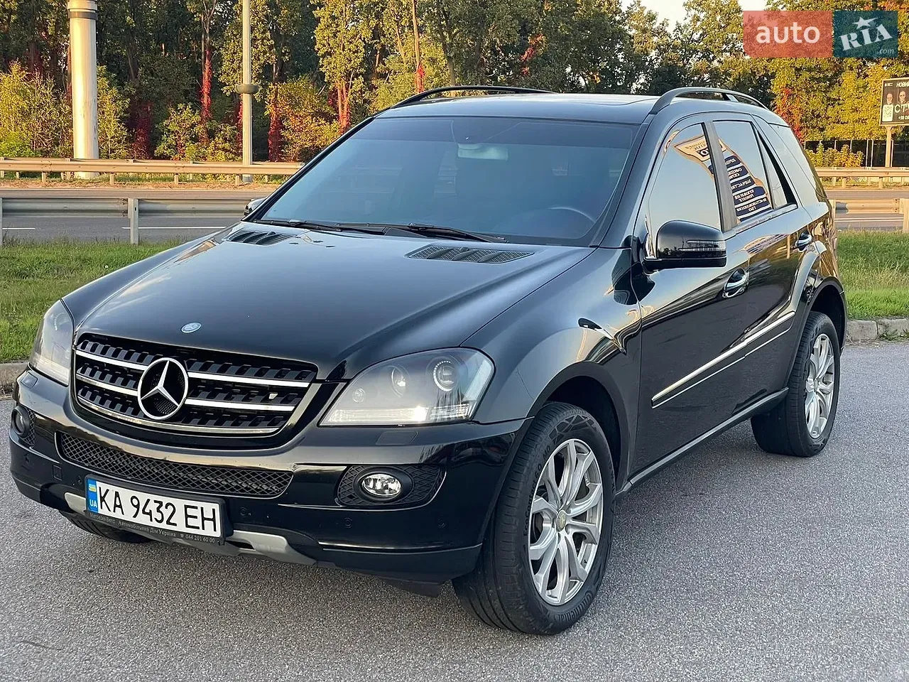 Mercedes-Benz M-Class 2006 photo 2