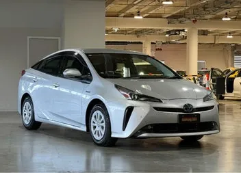 Toyota Prius 2019 photo 2