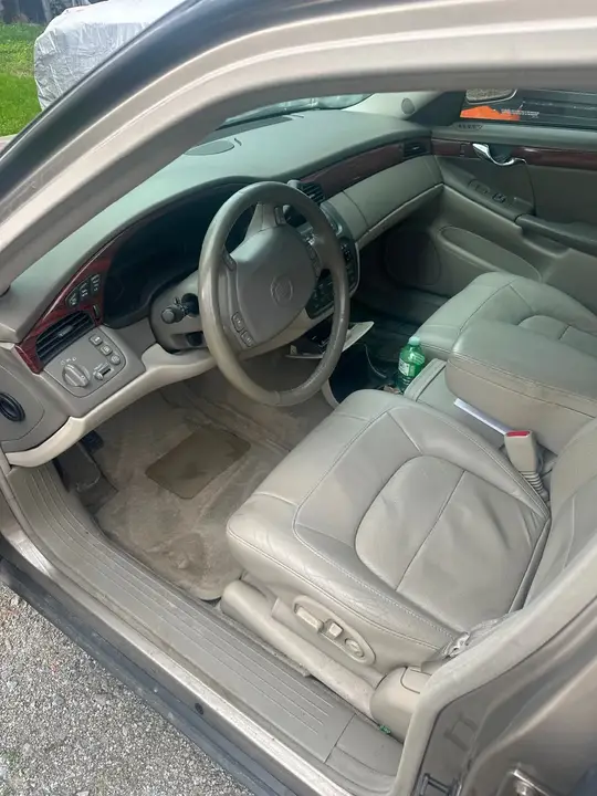 Cadillac Deville 2004 photo 2