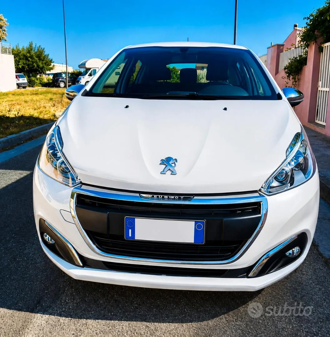 Peugeot 208 2015 photo 2
