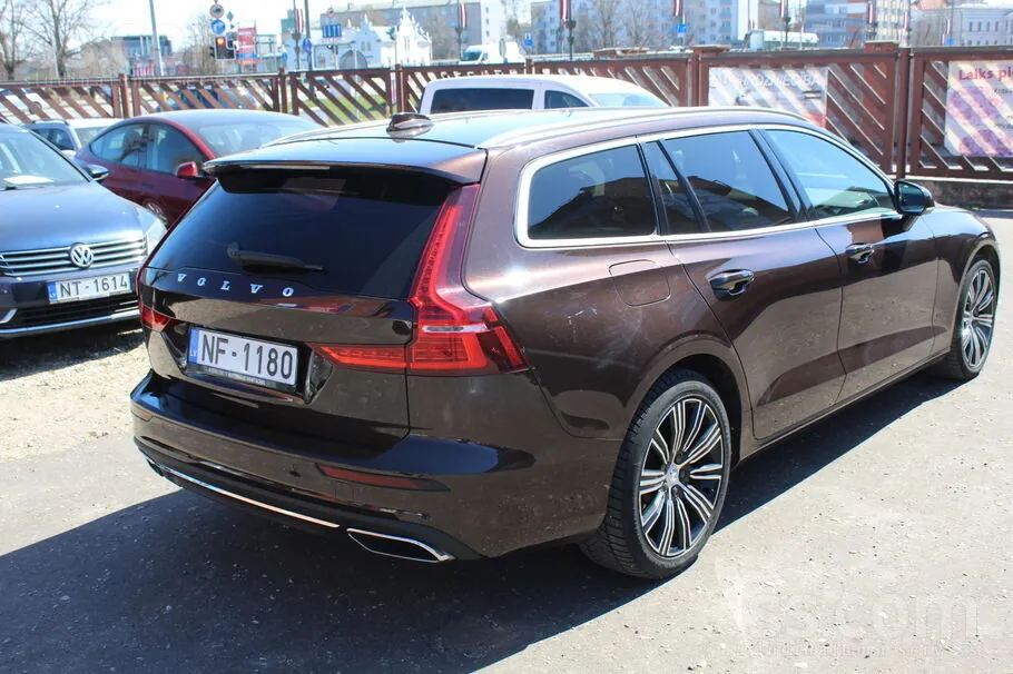 Volvo V60 2019 photo 4
