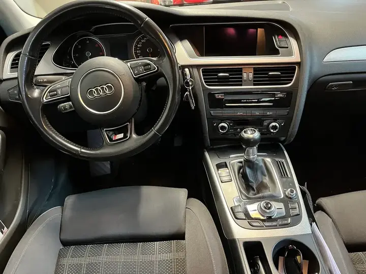 Audi A4 2014 photo 3