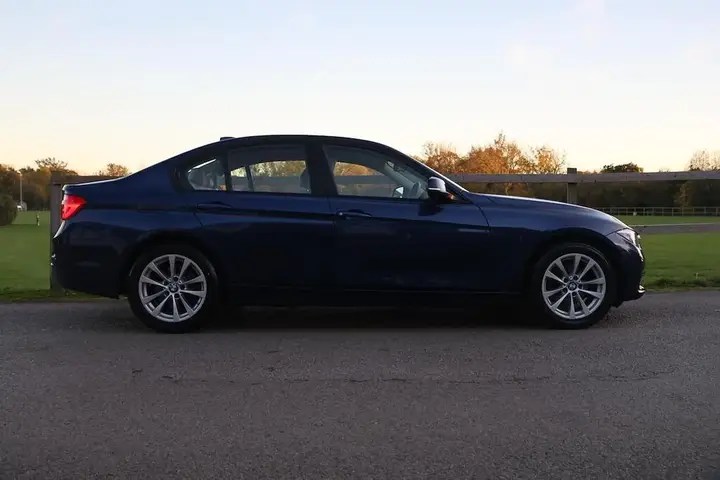 BMW 3 Series 2015 photo 2