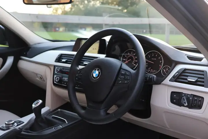 BMW 3 Series 2015 photo 5