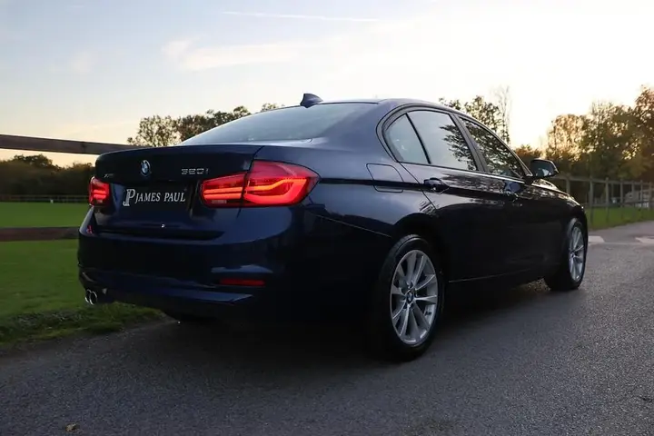 BMW 3 Series 2015 photo 3