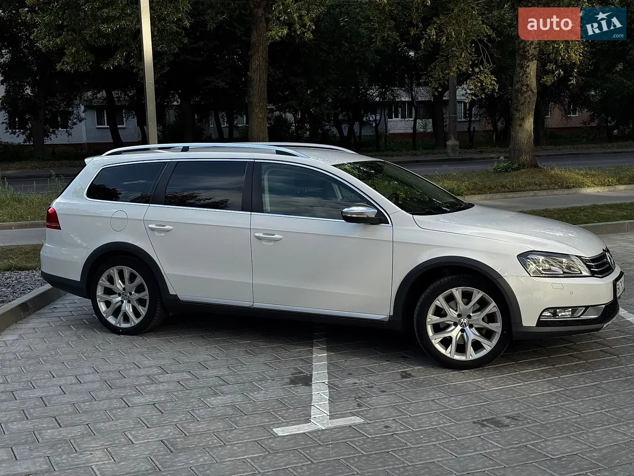 Volkswagen Passat Alltrack 2013 photo 2