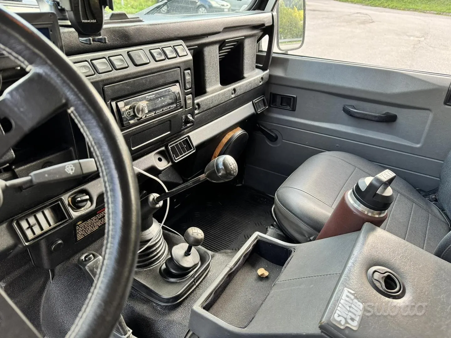 Land Rover Defender 2002 photo 4