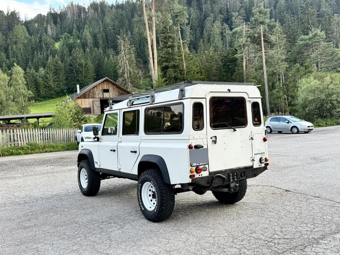 Land Rover Defender 2002 photo 3