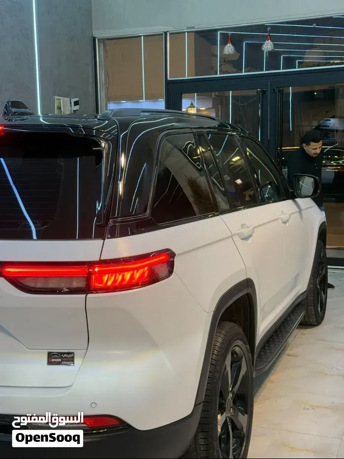 Jeep Grand Cherokee 2024 photo 3